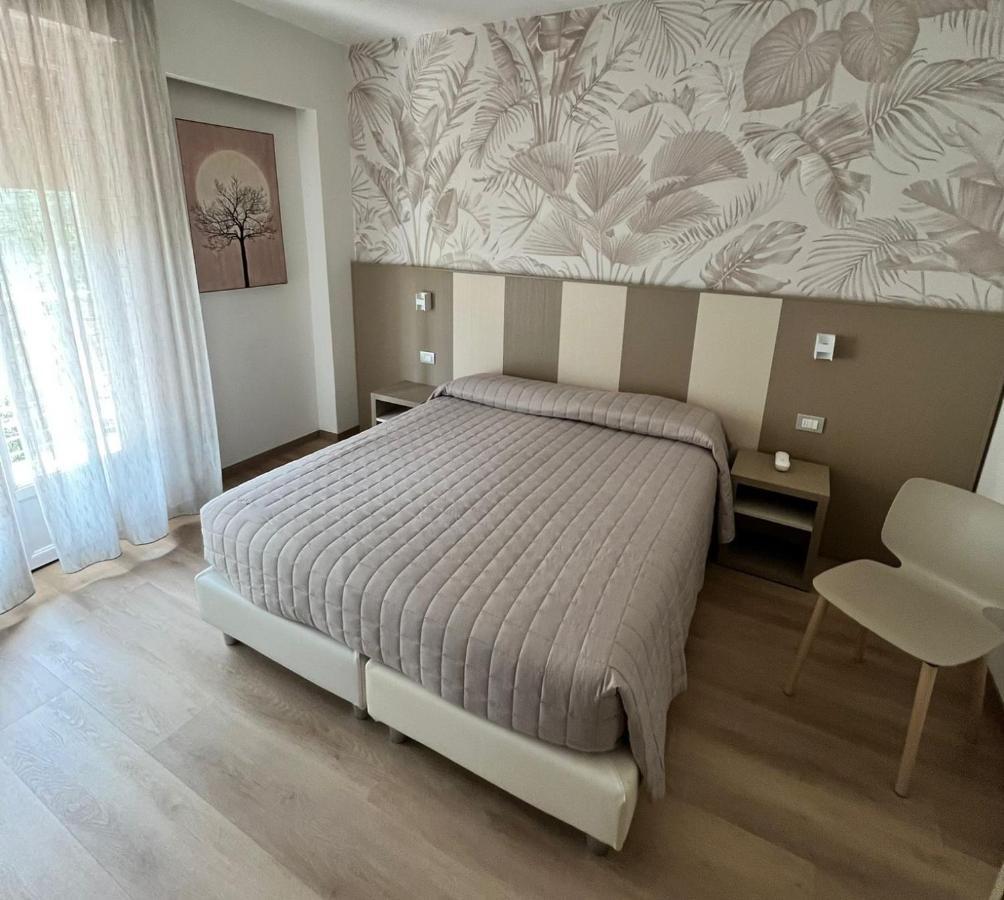 Eco Hotel Ariston 马尔切西内 外观 照片