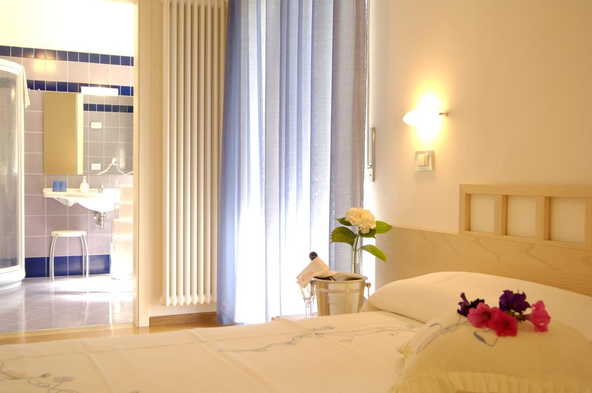 Eco Hotel Ariston 马尔切西内 外观 照片